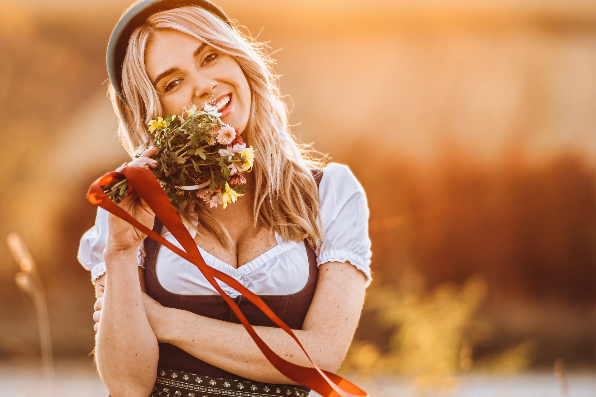 Last Minute Wiesn Outfit Ohne Dirndl Oktoberfest Outfit für Frauen ohne Dirndl | Alternativen