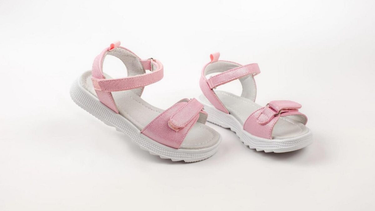 Neueste Sandalen für Mädchen für den Sommer