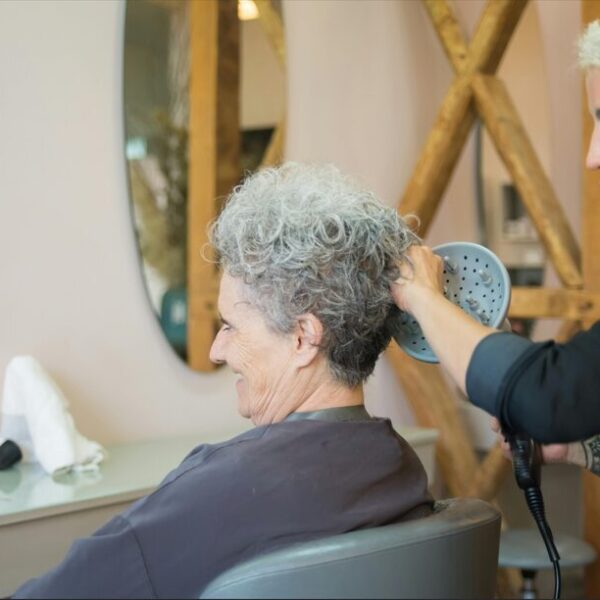 frisuren für frauen ab 70 mit dünnem haar