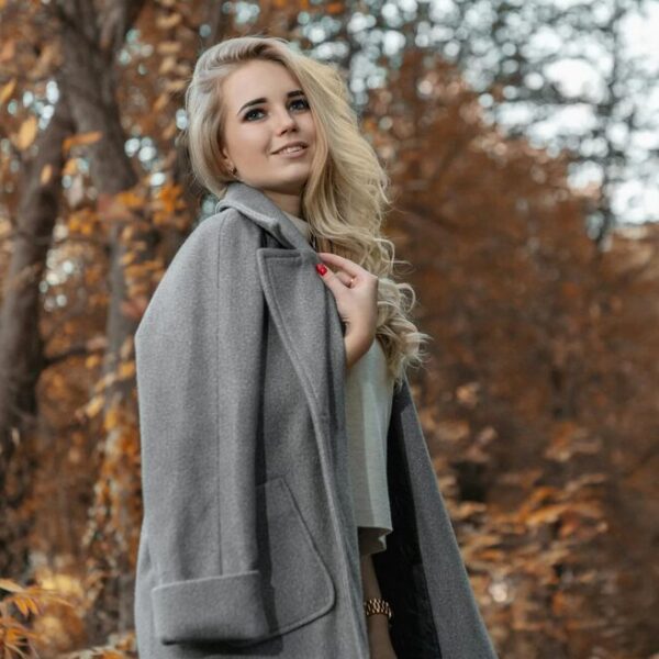 welche farbe passt zu blonden haaren und heller haut